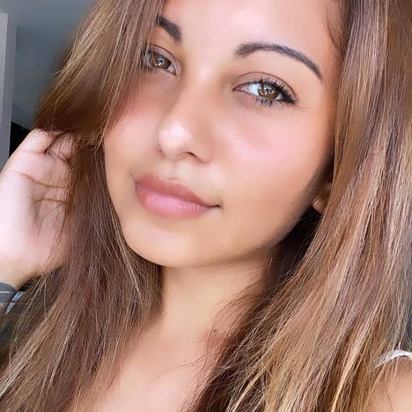 Meet your Posher, Denise - Picture 1 of 1